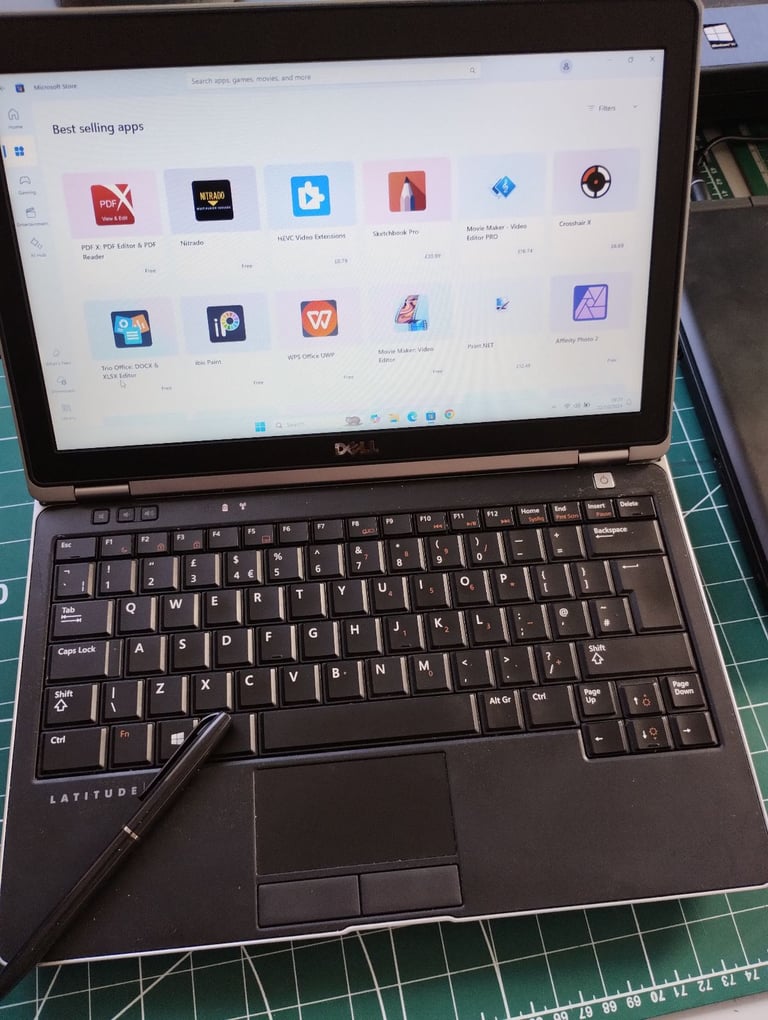 Dell laptop. Windows 11. Full Microsoft Office, 16GB RAM, i5 CPU, 240GB SSD, HDMI, WebCam.