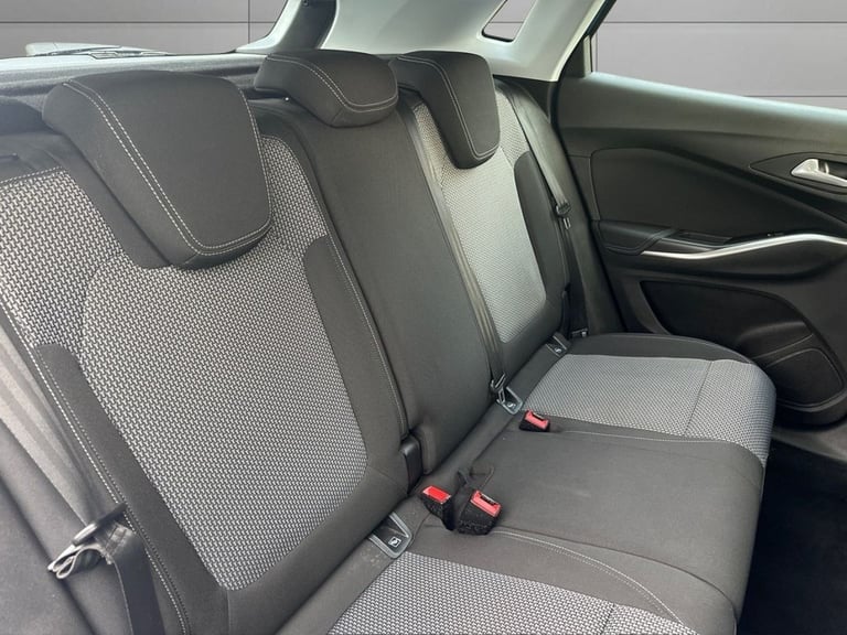 2018 Vauxhall Grandland X 1.2 Turbo SE SUV 5dr Petrol Manual Euro 6 (s/s) (130 ps) HATCHBACK Petr...