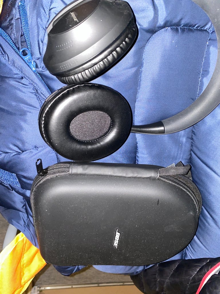 Bose 700 noise cancelling Bluetooth headphones 