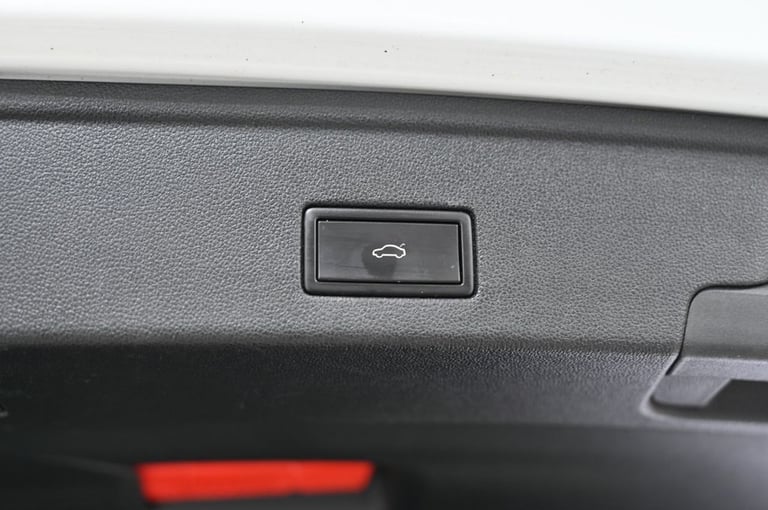 2018 68 VOLKSWAGEN TOUAREG 3.0 TDI V6 R-LINE SUV 5DR DIESEL TIPTRONIC 4MOTION EU