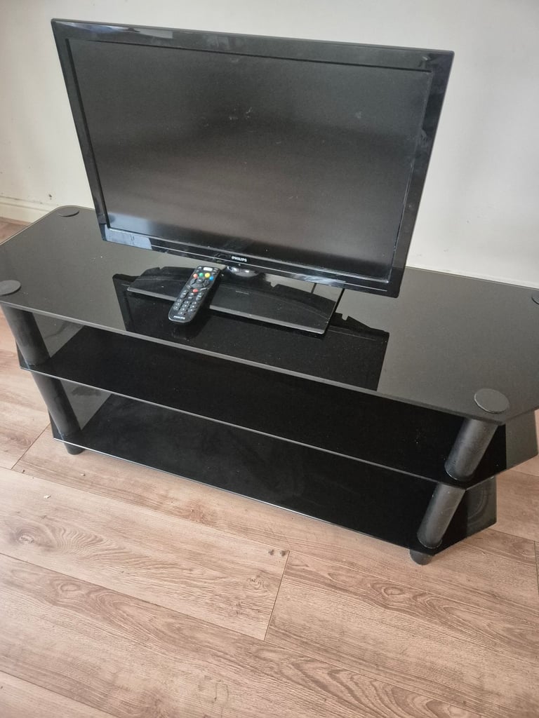 PHILIPS TV 26HFL 2808D/12 together with 3 tier glass stand
