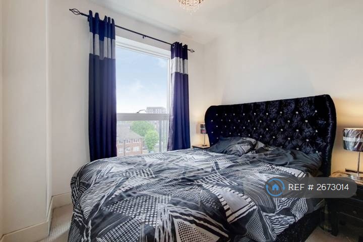 2 bedroom flat in Lyon Road, Harrow, HA1 (2 bed) (#2673014)