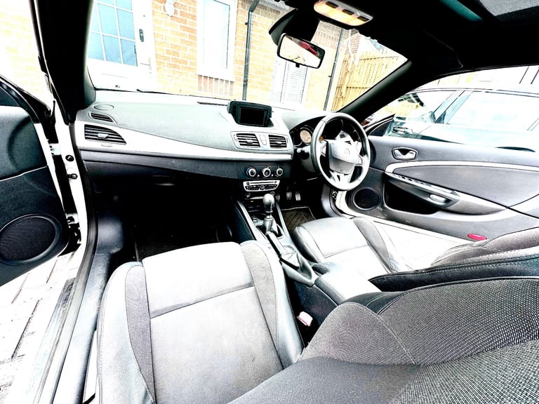 Renault, MEGANE, Convertible, 2011, Manual, 1397 (cc), 2 doors Turbo Charged Eff