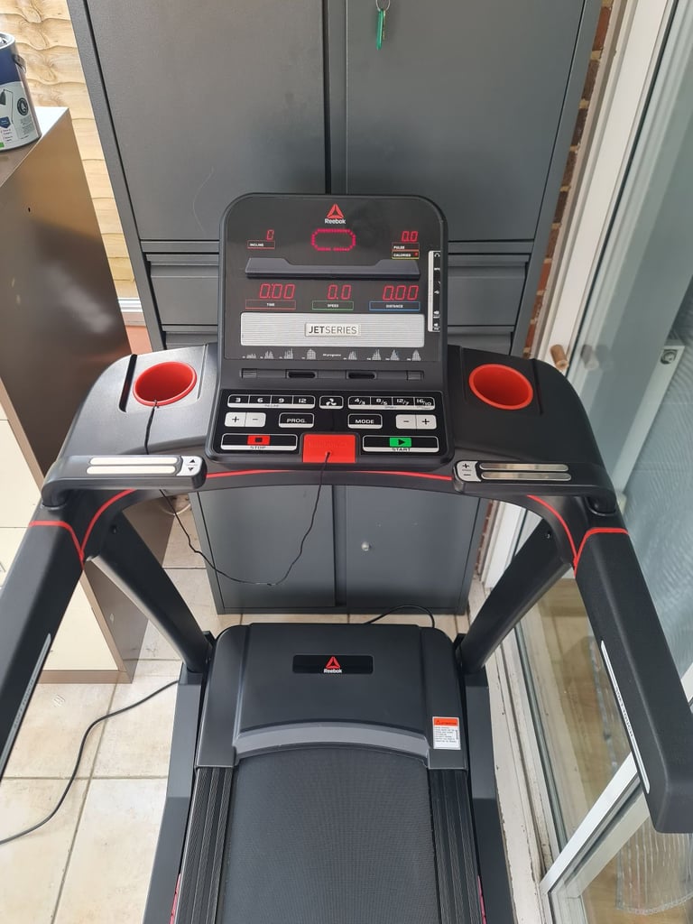 image for Reebok jet 100 professional treadmill in excellent condition 