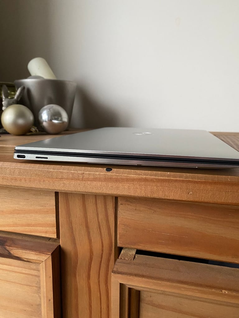 Dell XPS 9300 Laptop, Intel i7, 16gb Ram, 512gb SSD, Windows 11 Pro, with Office Pro Plus 2024