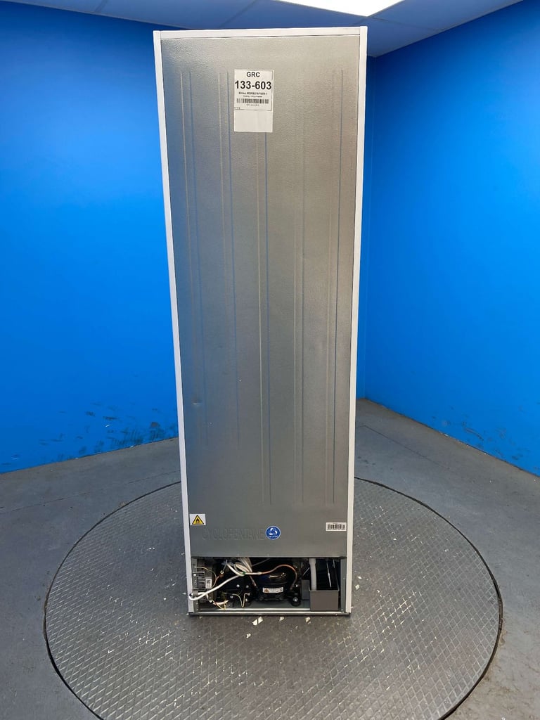 Midea MDRB379FGD01 273L Frost Free Fridge Freezer