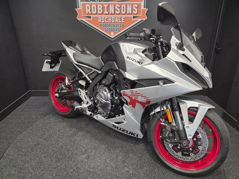 2025 25 Plate Suzuki GSX-8R 107 Miles EX-DEMO with extras