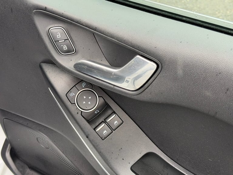 2018 Ford Fiesta 1.0 EcoBoost Titanium 5dr Auto HATCHBACK PETROL Automatic