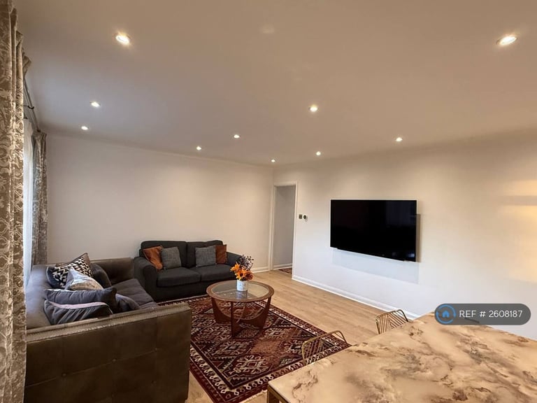 2 bedroom flat in Argyle Road, London, W13 (2 bed) (#2608187)
