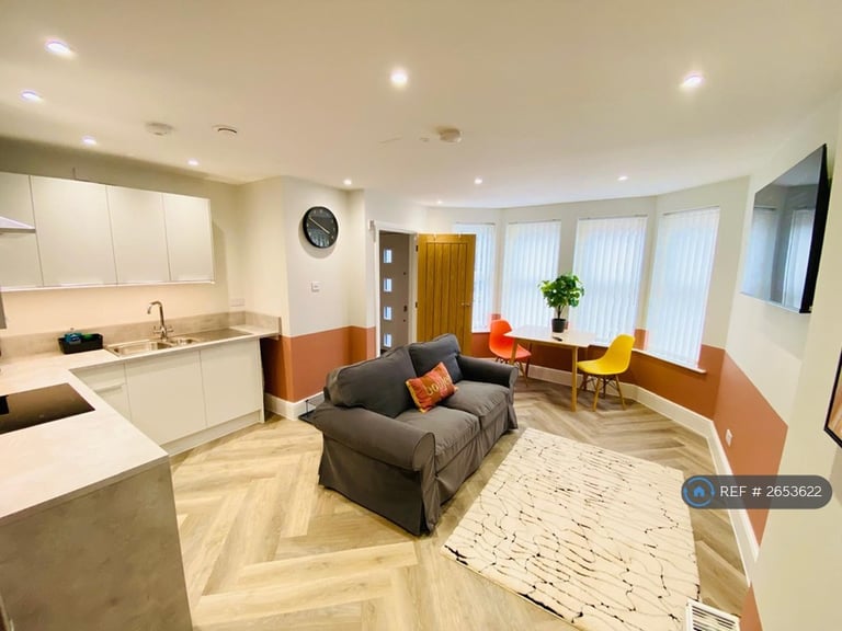 1 bedroom flat in Severn Road, Weston-Super-Mare, BS23 (1 bed) (#2653622)