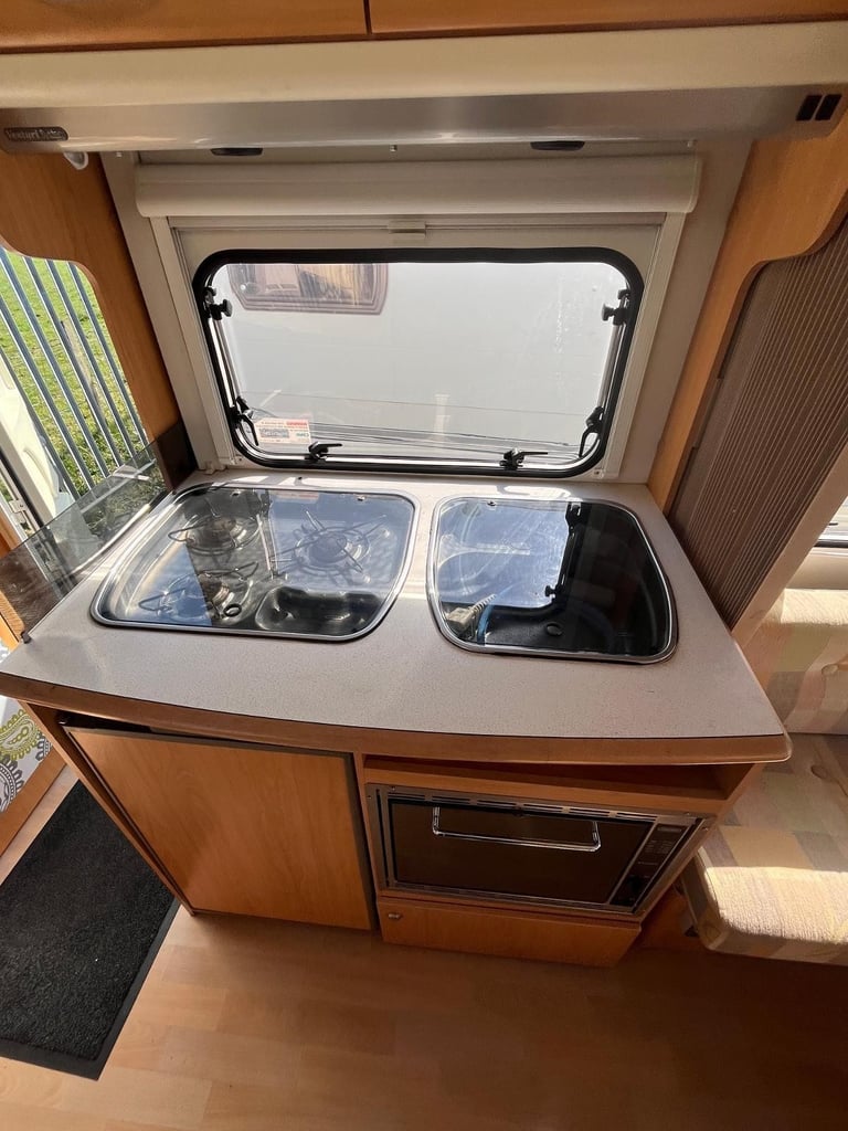 Lunar Chauto 4 berth fitted mover 