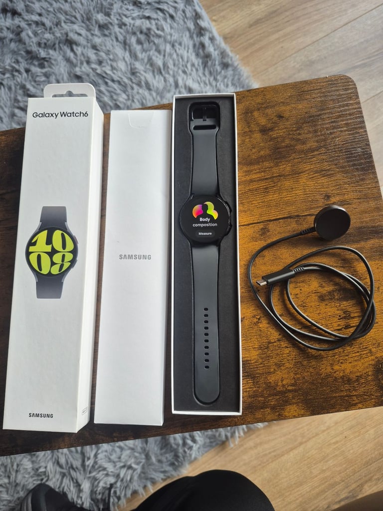 image for Samsung galaxy smart watch 6 