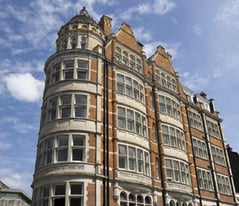 (Mayfair) Private Offices: 4 to 40 desks | Serviced Rental