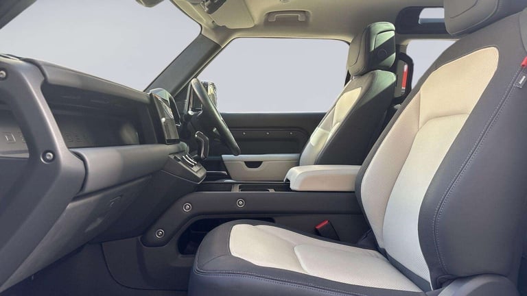 2024 Land Rover Defender 3.0 D250 X-Dynamic HSE 90 3dr Auto ESTATE DIESEL Automatic