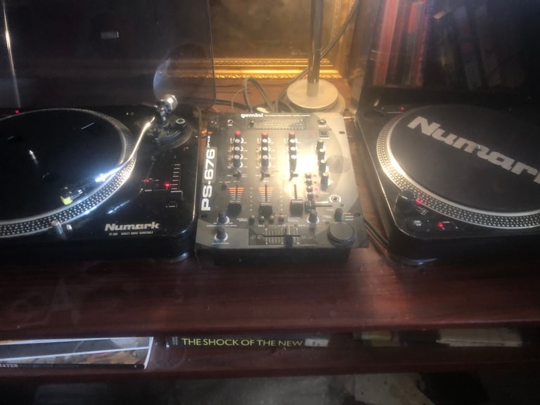 image for Pair NUMARK DIRECT DRIVE TT100 TURNTABLES+MIXER DESK