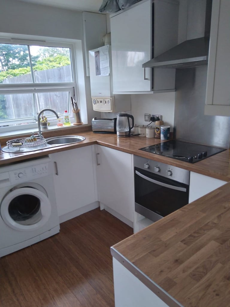 image for Room for rent 