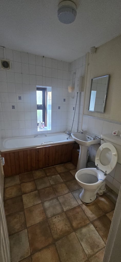 Ground floor flat for rent 