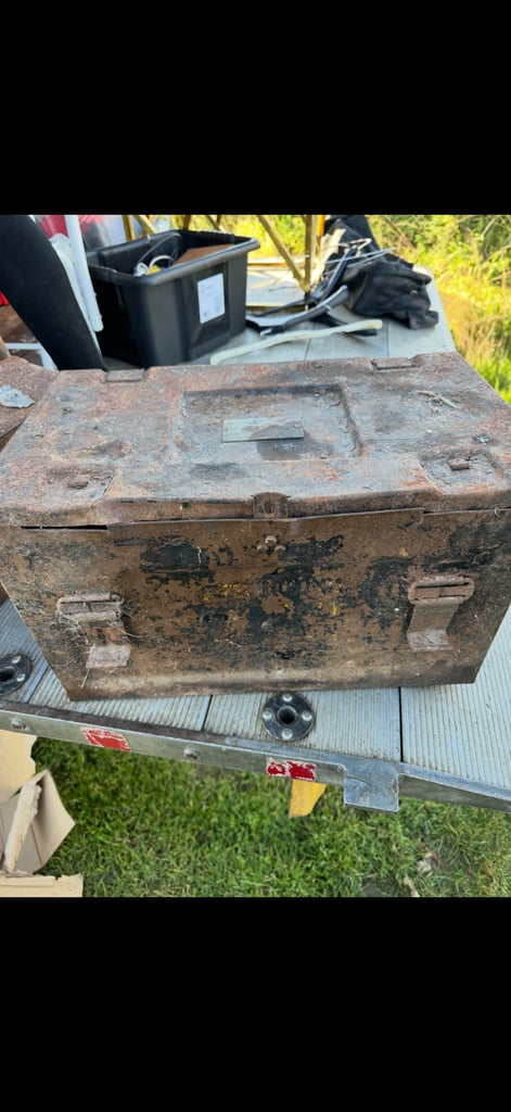 image for Metal old army box