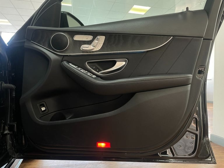 2018 Mercedes-Benz C Class 2.1 C220d AMG Line (Premium) Saloon 4dr Diesel G-Tronic+ Euro 6 (s/s) ...