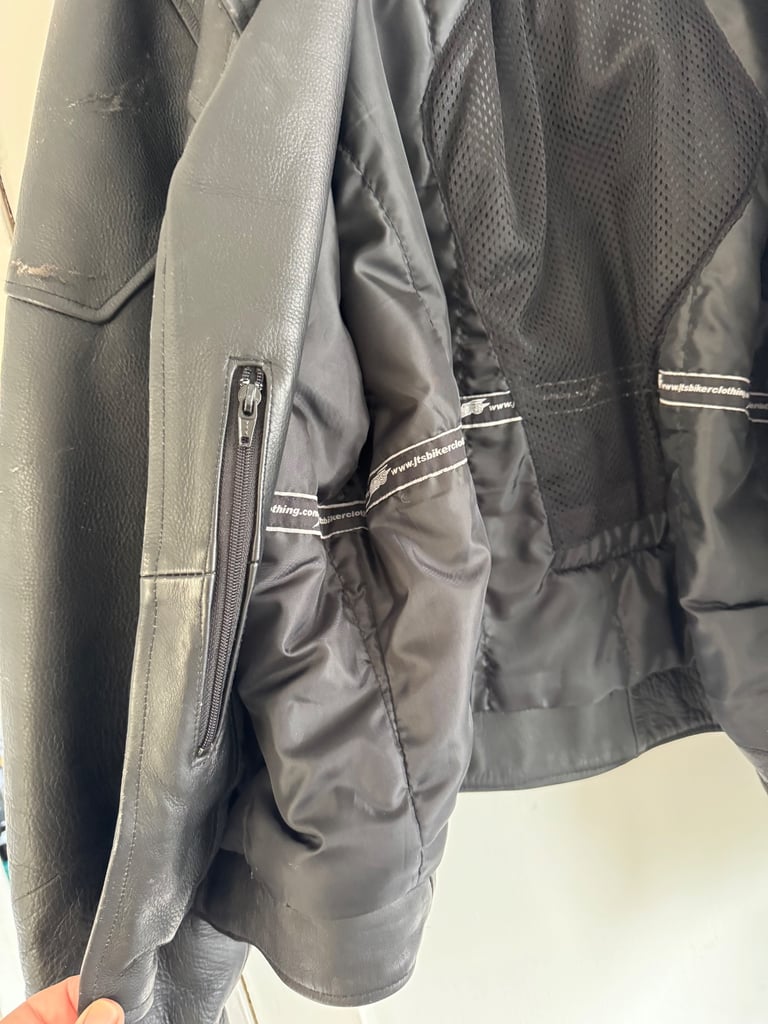 Thick leather Bikers Jacket XL Price Reduced  