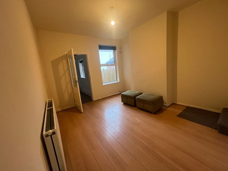 ***THREE BEDROOM TO LET***B11***£1195PCM***