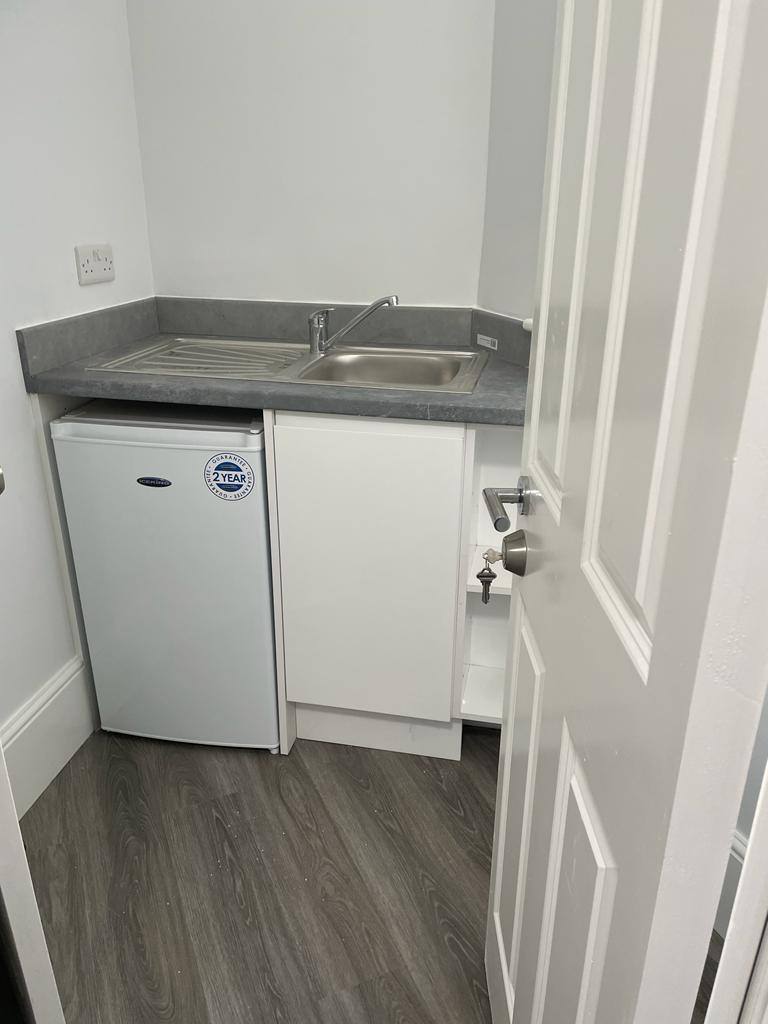 Self-Contained studio in Battersea - Bills Included