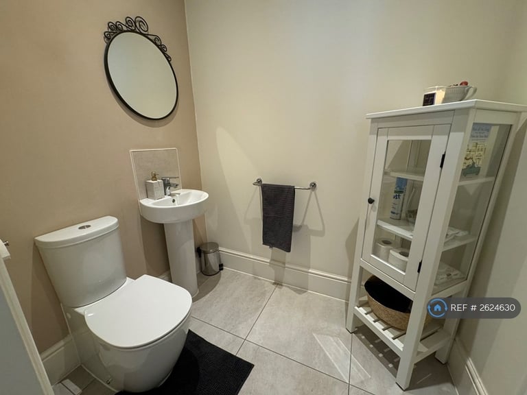 5 bedroom house in Barlow Road, Hamilton, Leicester, LE5 (5 bed) (#2624630)