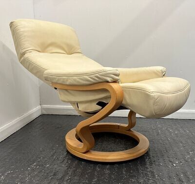 Himolla ZeroStress Leather Recliner Chair with Matching Footstool 2602249