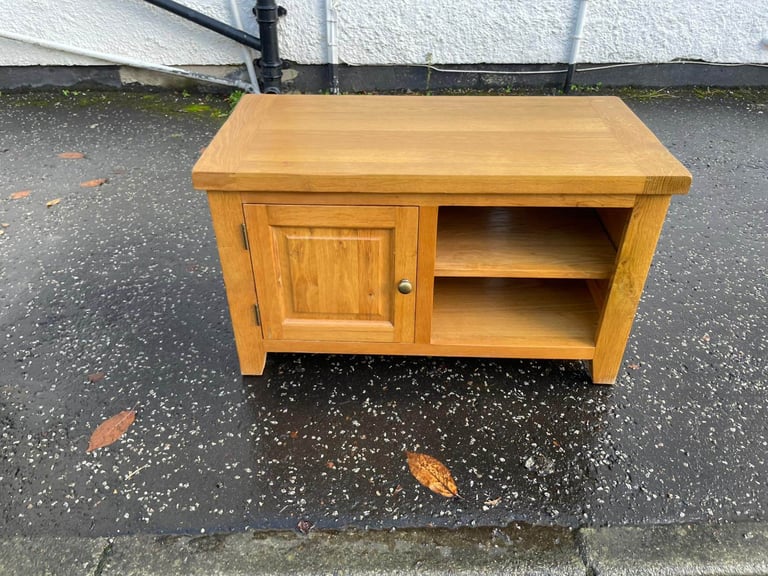 Solid oak wood tv cabinet only £79