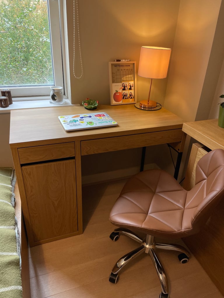 Office desk set 