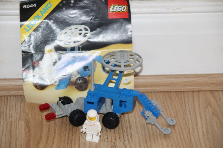 Lego Classic Space 6844 Seismologic Vehicle  * complete with instructions *