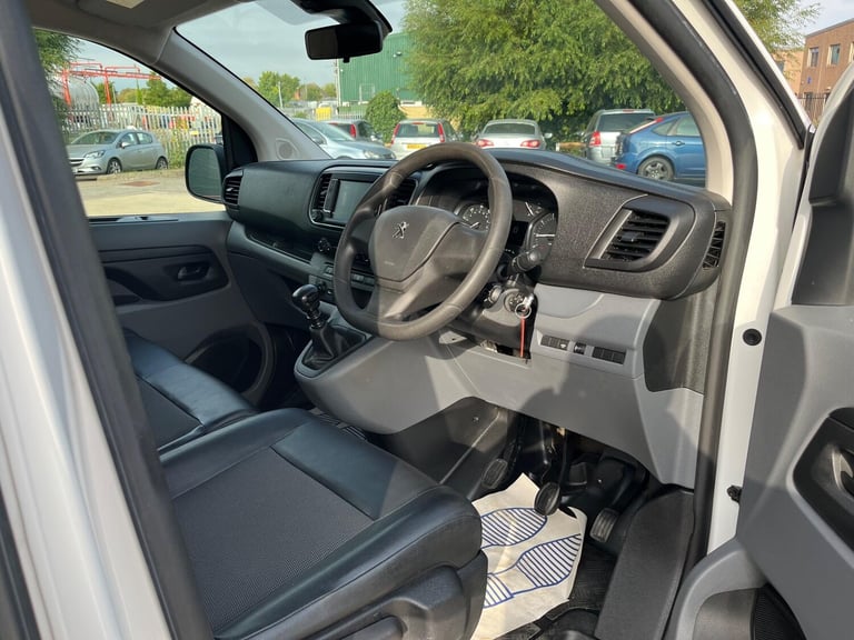 2019 Peugeot Expert 1.5 BlueHDi 1000 Professional Standard Panel Van MWB Euro 6 (s/s) 6dr PANEL V...