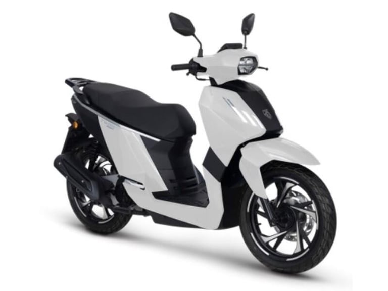 image for PEUGEOT TWEET 125 125 SCOOTER 