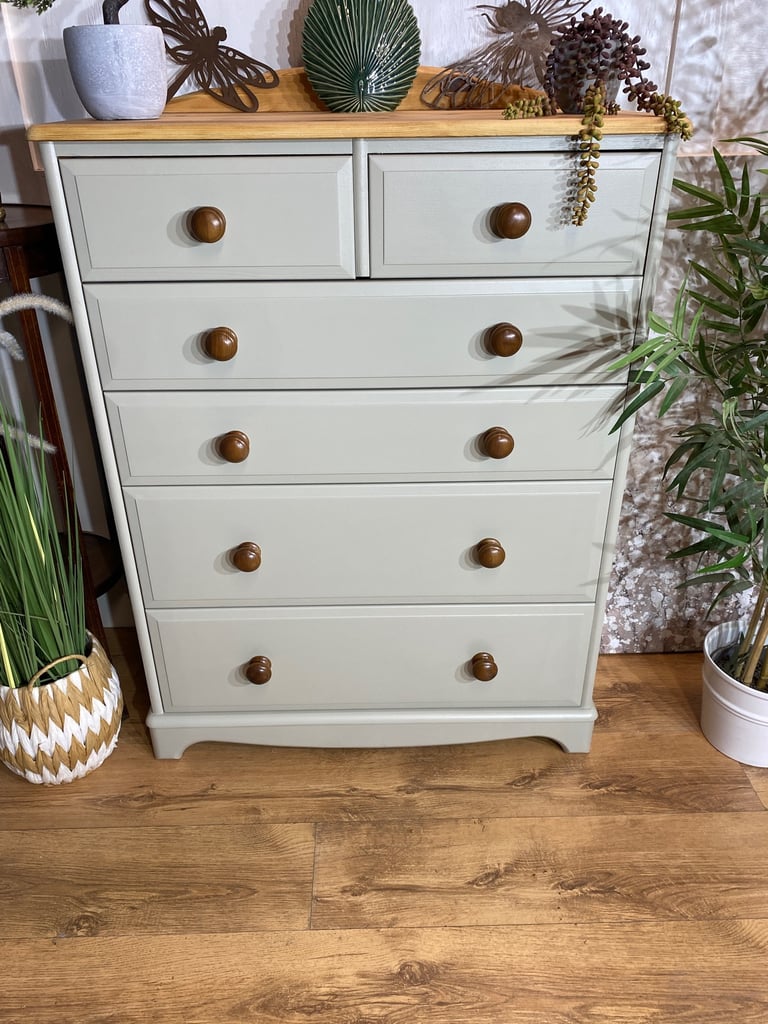 Pine Chest of drawers