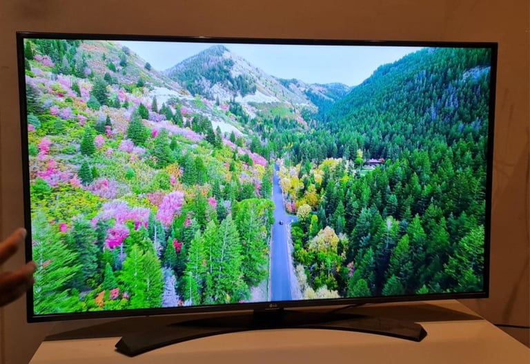 Smart LG 4K UHD 49inch HDR Tv 
