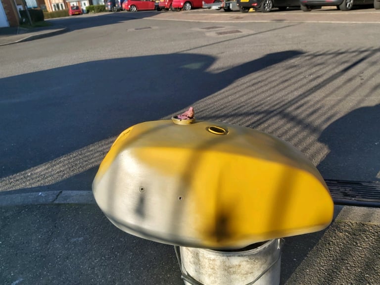 Triumph t140 silver jubilee fuel tank 