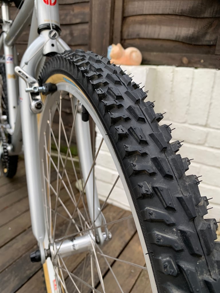 Retro Univega Aluminium 700 SE 26” Wheel Mountain Bike (Fully Serviced)