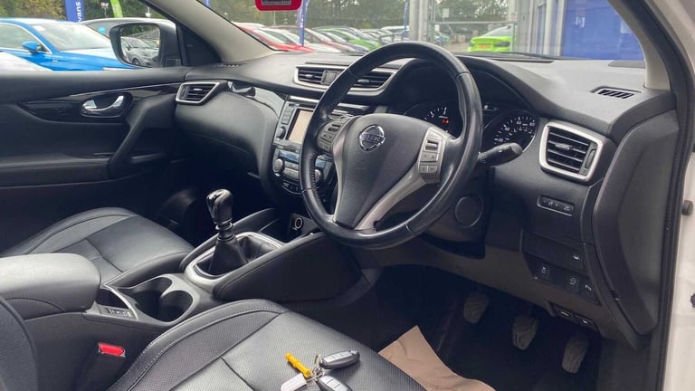 2016 Nissan Qashqai 1.5 dCi Tekna 5dr Hatchback Diesel Manual