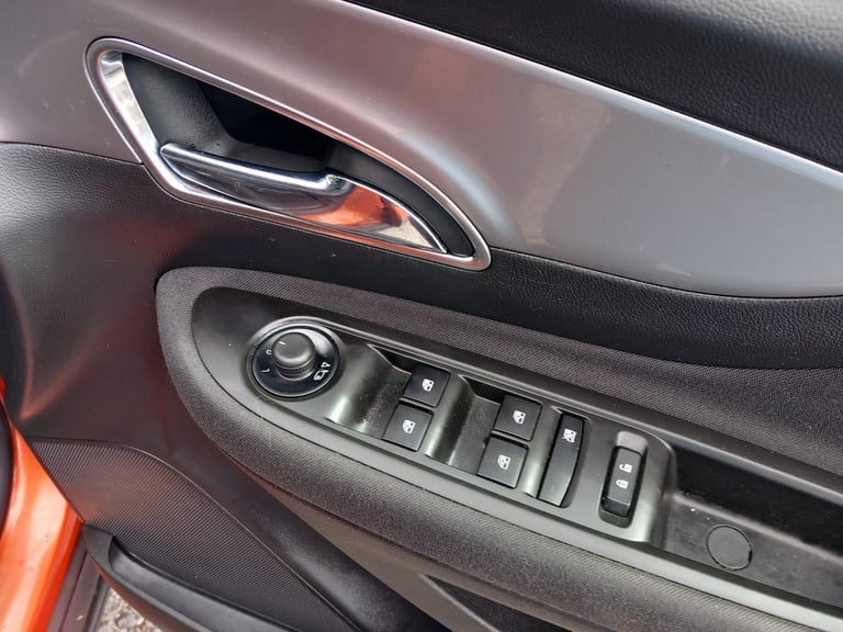 2014 Vauxhall Mokka 1.6i Exclusiv 5dr Petrol