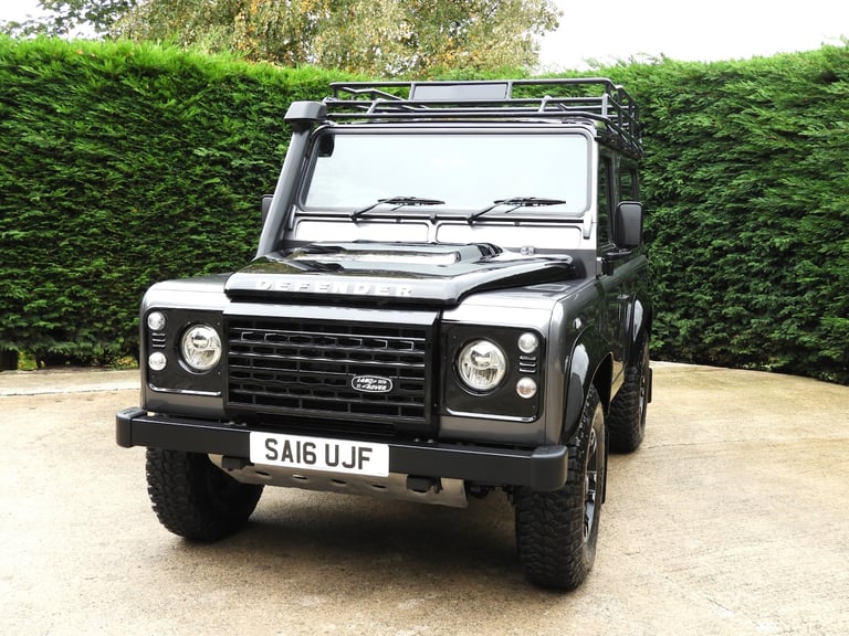 2016/16 LAND ROVER DEFENDER 90 2-2TDCI LIMITED EDITION ADVENTURE S/W IMMACULATE