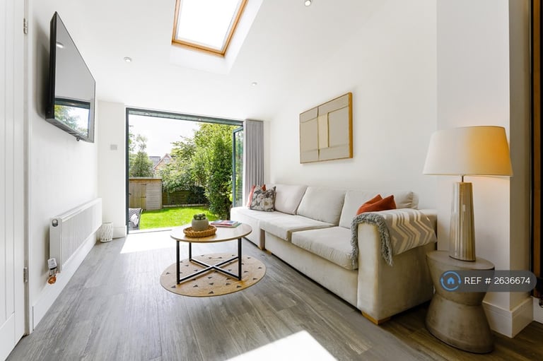 3 bedroom house in Church Road, Poole, BH14 (3 bed) (#2636674)