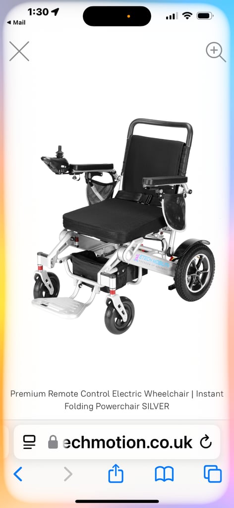 Folding electric wheelchair