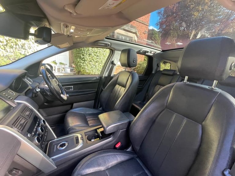 2016 Land Rover Discovery Sport 2.0 TD4 SE Tech SUV 5dr Diesel Auto 4WD Euro 6 (s/s) (180 ps) 7 S...