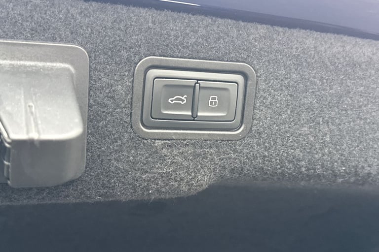 2020 Audi A8 3.0 TDI V6 50 Black Edition Tiptronic quattro Euro 6 (s/s) 4dr Saloon DIESEL Automatic