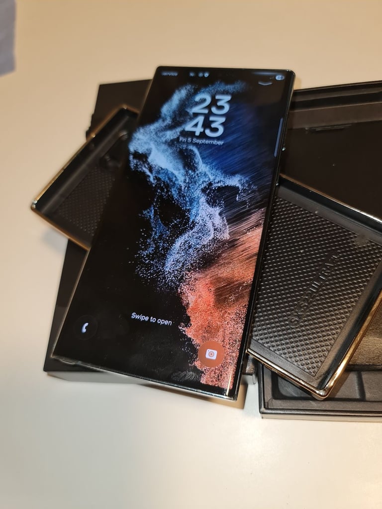 Samsung s22 ultra 256gb excellent condition 