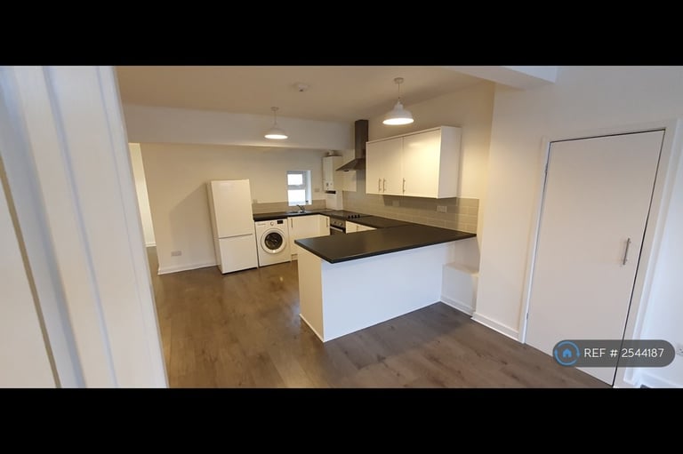1 bedroom flat in Lewes Road, Brighton, BN2 (1 bed) (#2544187)