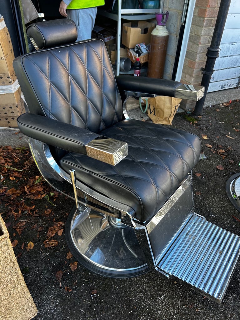 image for 3xBarber chairs ( must go today ) 