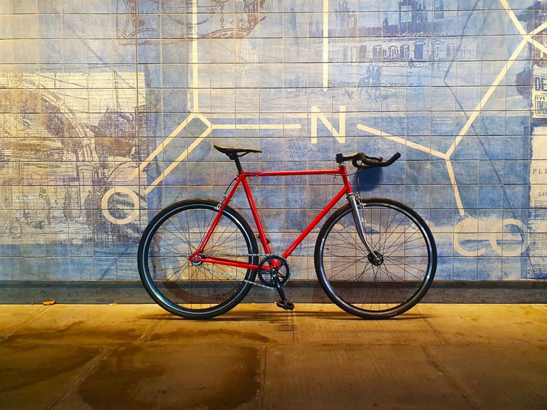 Stunning DAWES custom built single speed bike with track bars
