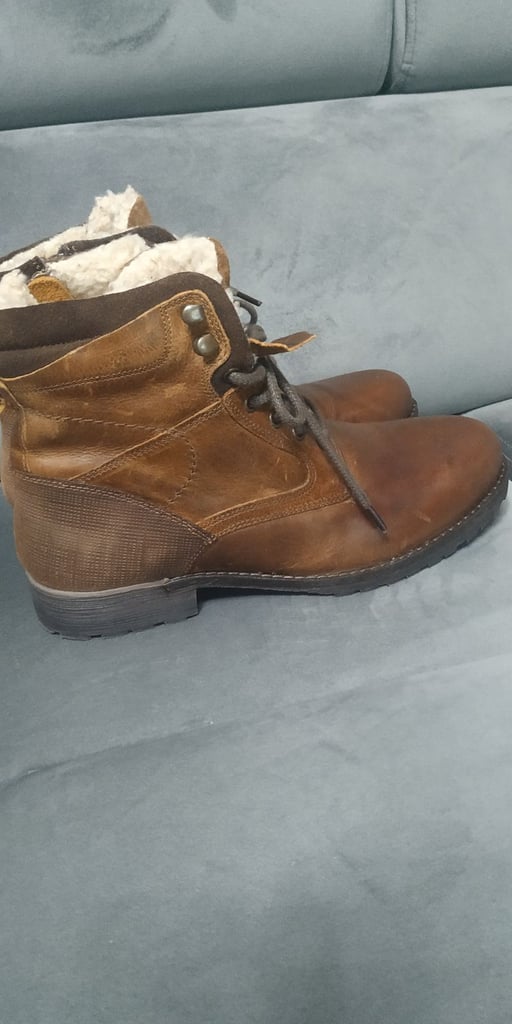 Leather winter boots 