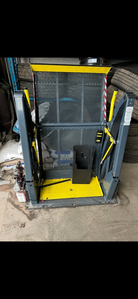 image for Ricon Disabled access ramp/lift for van Electric 